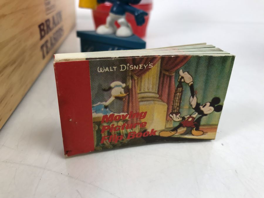 Cardinal Brain Teasers Puzzles (New), Walt Disney's Moving Picture Flip Book, Congratulations! I'll Drink To That Smurf, Movie E.T. The Extra-Terrestrial View-Master Stereo Reels With View-Master And Barrel Of Monkeys [Photo 11]