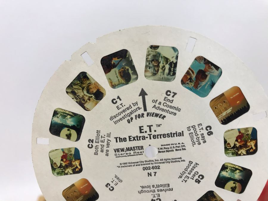 Cardinal Brain Teasers Puzzles (New), Walt Disney's Moving Picture Flip Book, Congratulations! I'll Drink To That Smurf, Movie E.T. The Extra-Terrestrial View-Master Stereo Reels With View-Master And Barrel Of Monkeys [Photo 7]