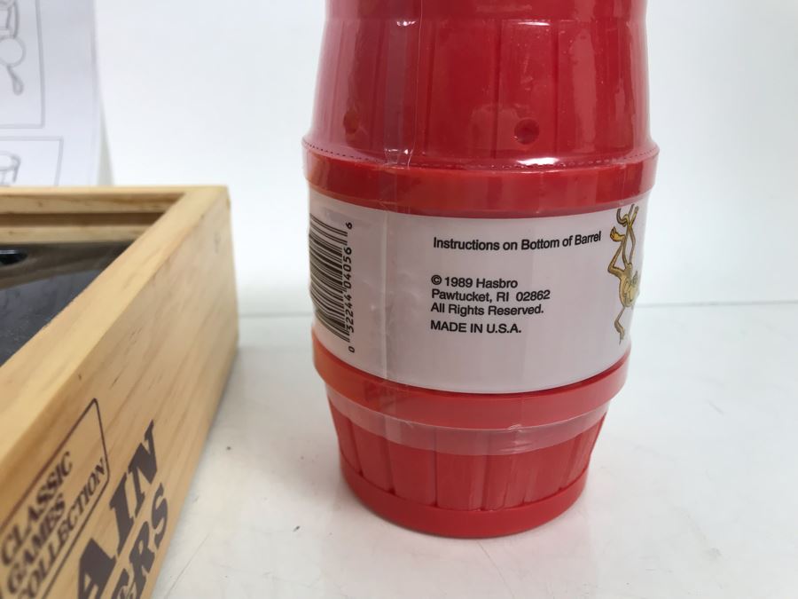 Cardinal Brain Teasers Puzzles (New), Walt Disney's Moving Picture Flip Book, Congratulations! I'll Drink To That Smurf, Movie E.T. The Extra-Terrestrial View-Master Stereo Reels With View-Master And Barrel Of Monkeys [Photo 14]