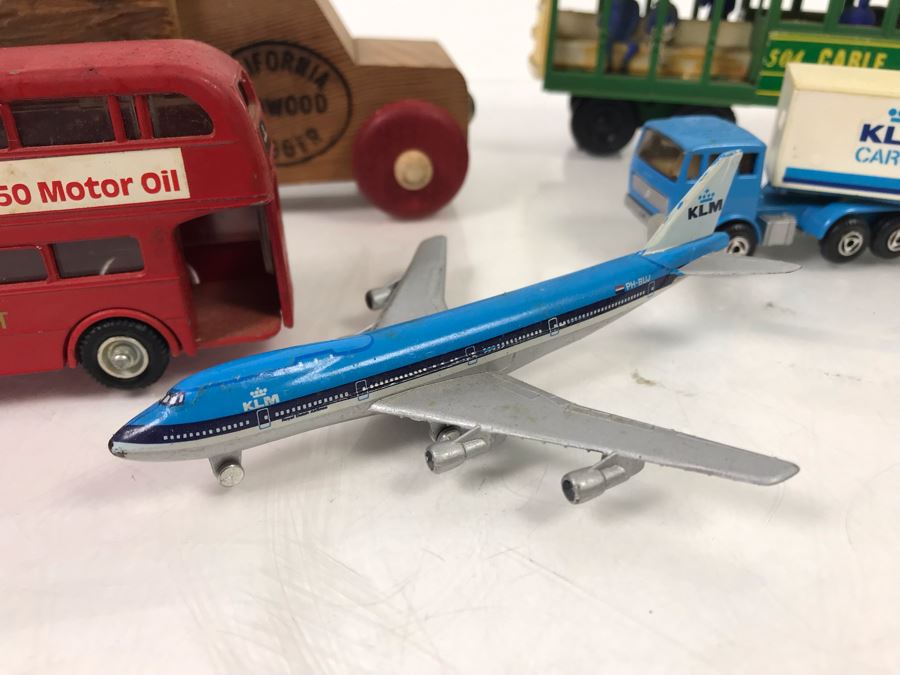 San Francisco Cable Car, California Redwood Logger Wooden Truck, KLM Boeing 747, KLM Truck, England Budgie Toy Double-Decker Bus, Oranges [Photo 4]