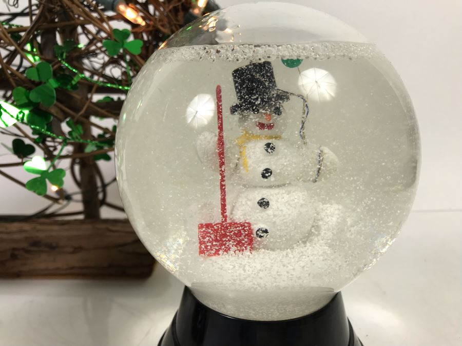 Christmas Lot With Shamrock Lighted Branch Christmas Tree, Santa Claus Figurine And Pair Of Snowman Snow Globes [Photo 3]
