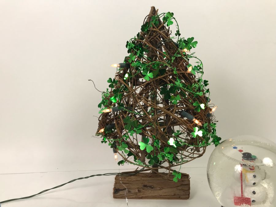Christmas Lot With Shamrock Lighted Branch Christmas Tree, Santa Claus Figurine And Pair Of Snowman Snow Globes [Photo 9]