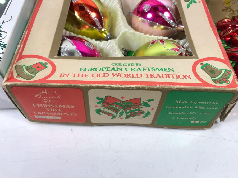 Christmas Ornament Lot With Vintage And Contemporary Glass Ornaments And (3) Sets Of New Bubbling Lights [Photo 4]