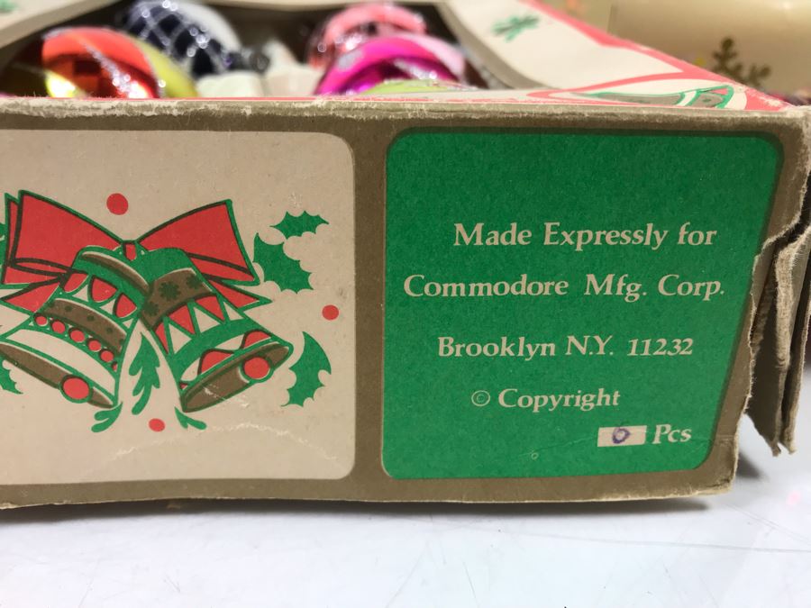 Christmas Ornament Lot With Vintage And Contemporary Glass Ornaments And (3) Sets Of New Bubbling Lights [Photo 5]