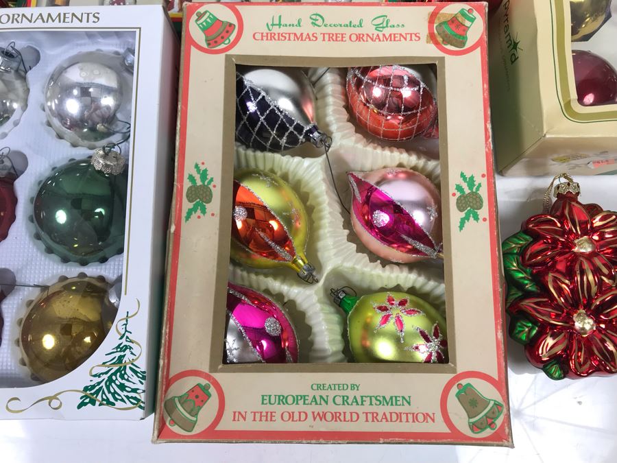 Christmas Ornament Lot With Vintage And Contemporary Glass Ornaments And (3) Sets Of New Bubbling Lights [Photo 3]