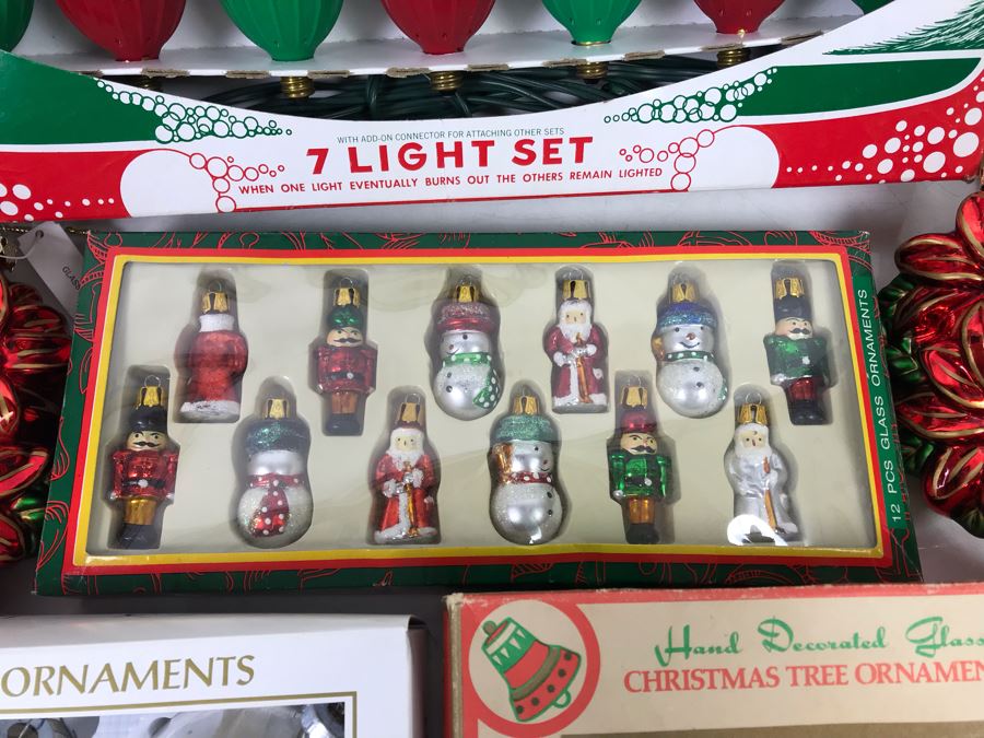 Christmas Ornament Lot With Vintage And Contemporary Glass Ornaments And (3) Sets Of New Bubbling Lights [Photo 12]