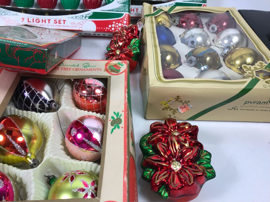 Christmas Ornament Lot With Vintage And Contemporary Glass Ornaments And (3) Sets Of New Bubbling Lights [Photo 14]
