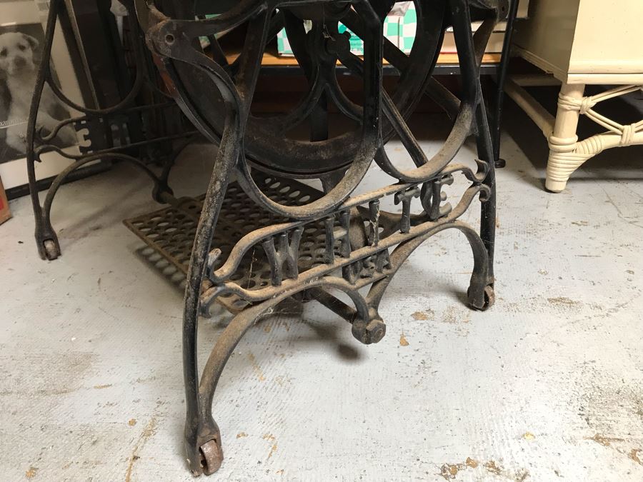 Antique White Treadle Sewing Machine With Working Cast Iron Base - Cabinet Missing Drawers And White Sewing Machine Needs Work [Photo 4]