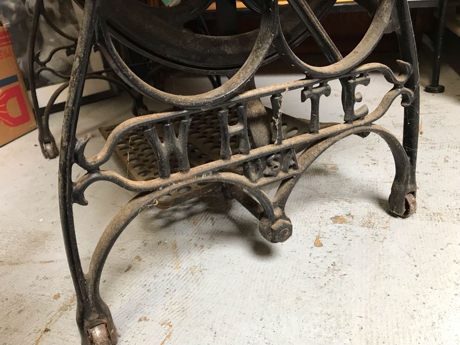 Antique White Treadle Sewing Machine With Working Cast Iron Base - Cabinet Missing Drawers And White Sewing Machine Needs Work [Photo 5]