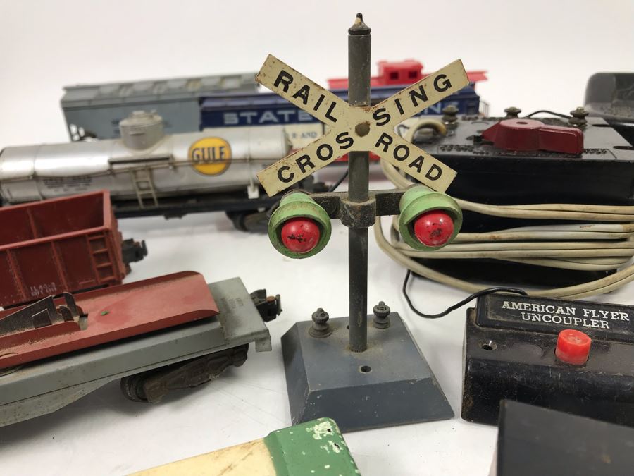 Vintage American Flyer Trains And Train Components Including (2) American Flyer Train Transformers [Photo 5]