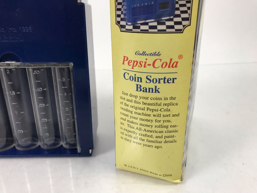 Vintage 1994 Vendo Coca-Cola Vending Machine Replica And Pepsi-Cola Coin Sorter Vending Machine Bank [Photo 12]