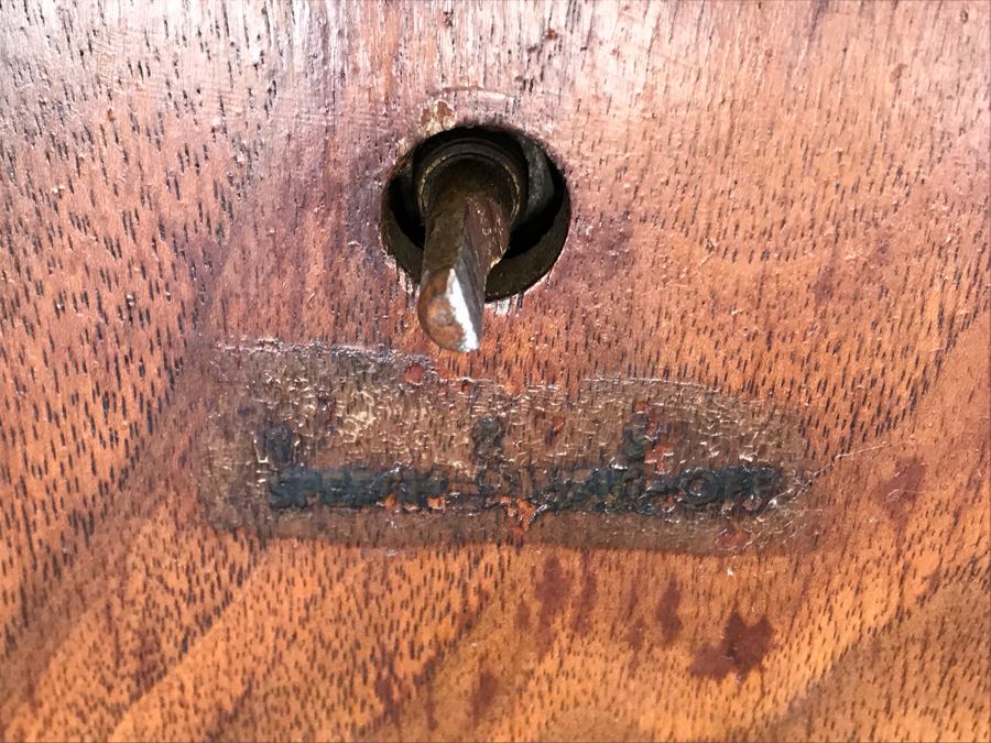 Vintage Art Deco Wooden Cabinet RCA Victor Tube Radio - Needs Servicing - No Speaker And Missing Knobs - Model 6K3 [Photo 6]