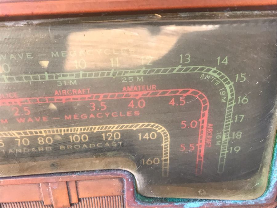 Vintage Art Deco Wooden Cabinet RCA Victor Tube Radio - Needs Servicing - No Speaker And Missing Knobs - Model 6K3 [Photo 11]