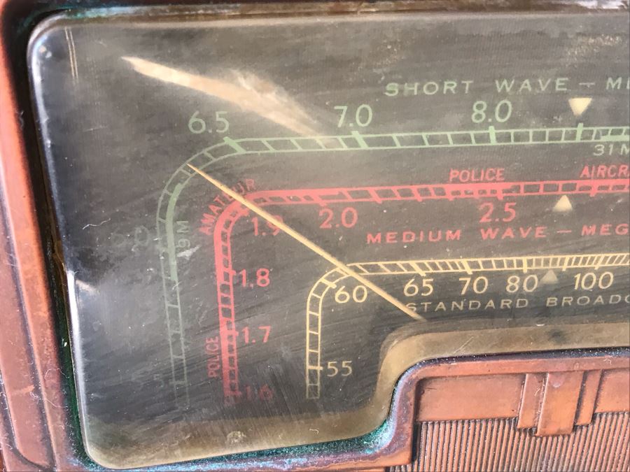 Vintage Art Deco Wooden Cabinet RCA Victor Tube Radio - Needs Servicing - No Speaker And Missing Knobs - Model 6K3 [Photo 10]