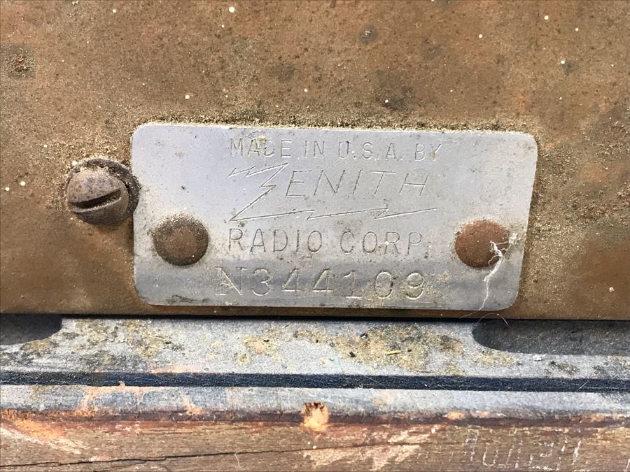 Vintage Zenith Long Distance Tube Radio - Needs Servicing [Photo 11]