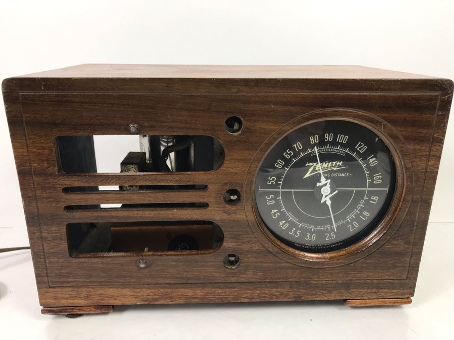 Vintage Zenith Long Distance Tube Radio - Needs Servicing