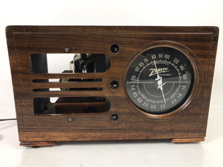 Vintage long-distance tube radio retailer zenith