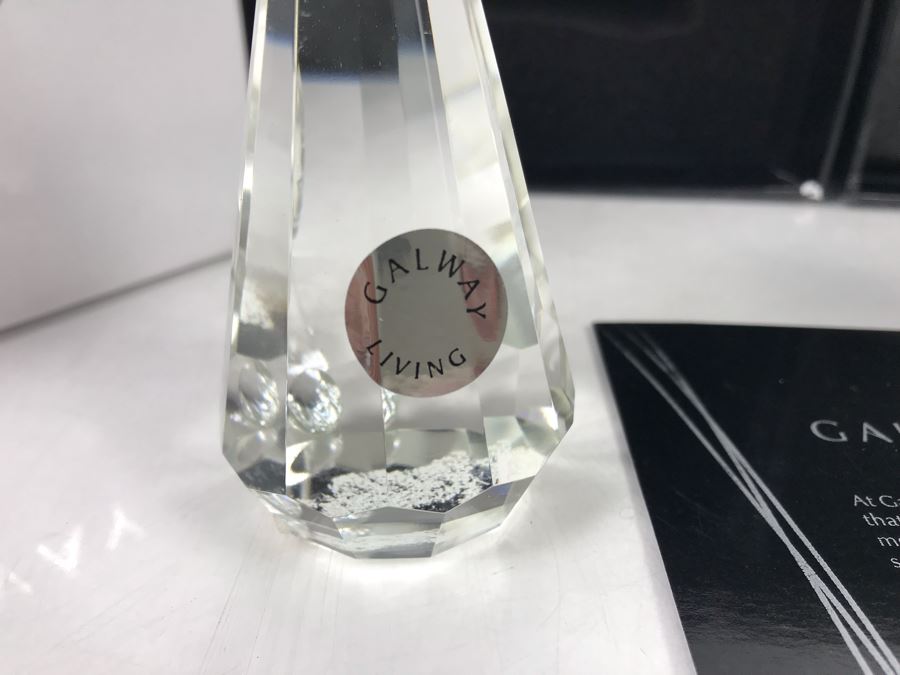 New Galway Irish Crystal Living Figurines: Sitting Cat And Sitting Dog  Retails $75 [Photo 4]