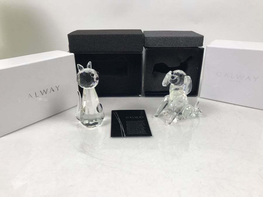 New Galway Irish Crystal Living Figurines: Sitting Cat And Sitting Dog  Retails $75
