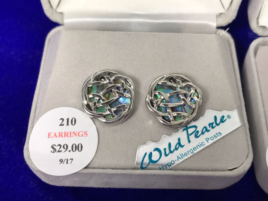 (4) Sets Of Storrs Wild Pearl Earrings Retails $116 [Photo 3]