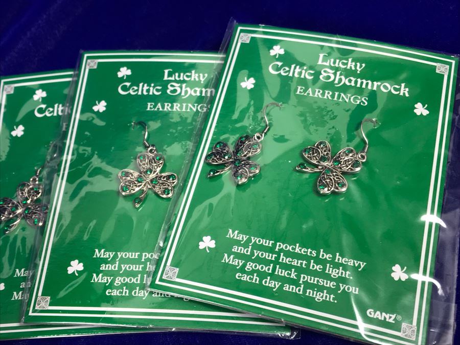 Various Irish Themed Costume Jewelry Including Necklaces, Bracelets And Earrings [Photo 11]