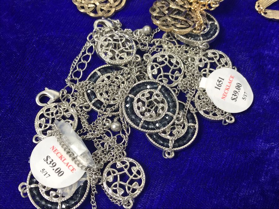 Various Irish Themed Costume Jewelry Including Necklaces, Bracelets And Earrings [Photo 10]