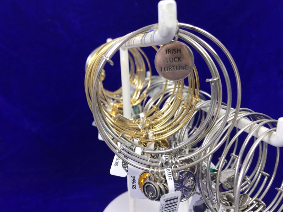 (65) Various Irish Themed Bracelets Retails Over $650 [Photo 8]