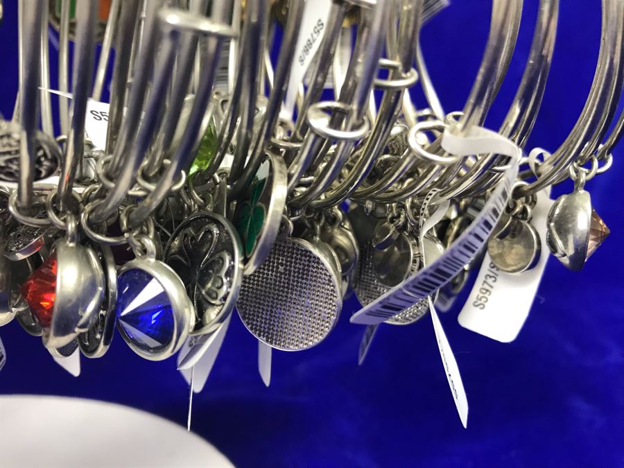 (65) Various Irish Themed Bracelets Retails Over $650 [Photo 5]