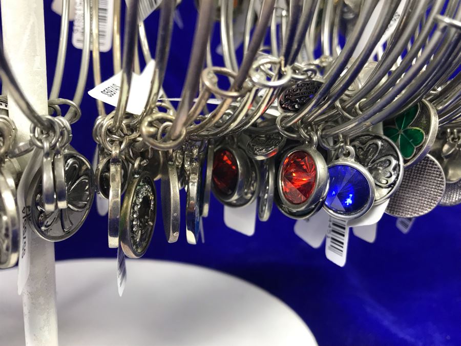 (65) Various Irish Themed Bracelets Retails Over $650 [Photo 4]