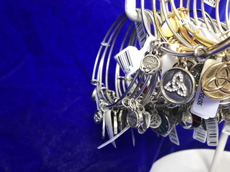 (65) Various Irish Themed Bracelets Retails Over $650 [Photo 15]