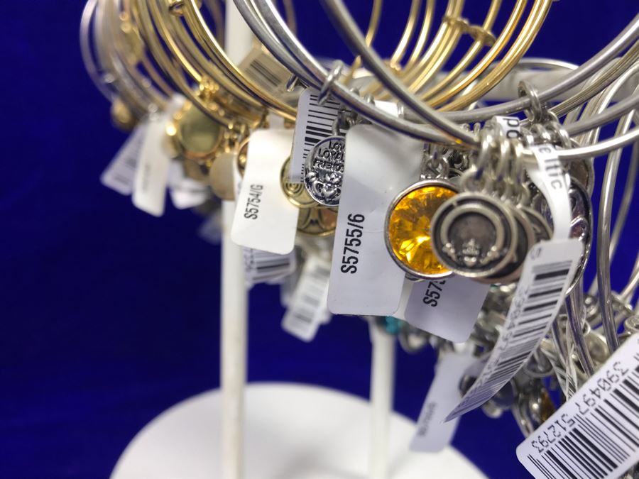 (65) Various Irish Themed Bracelets Retails Over $650 [Photo 9]