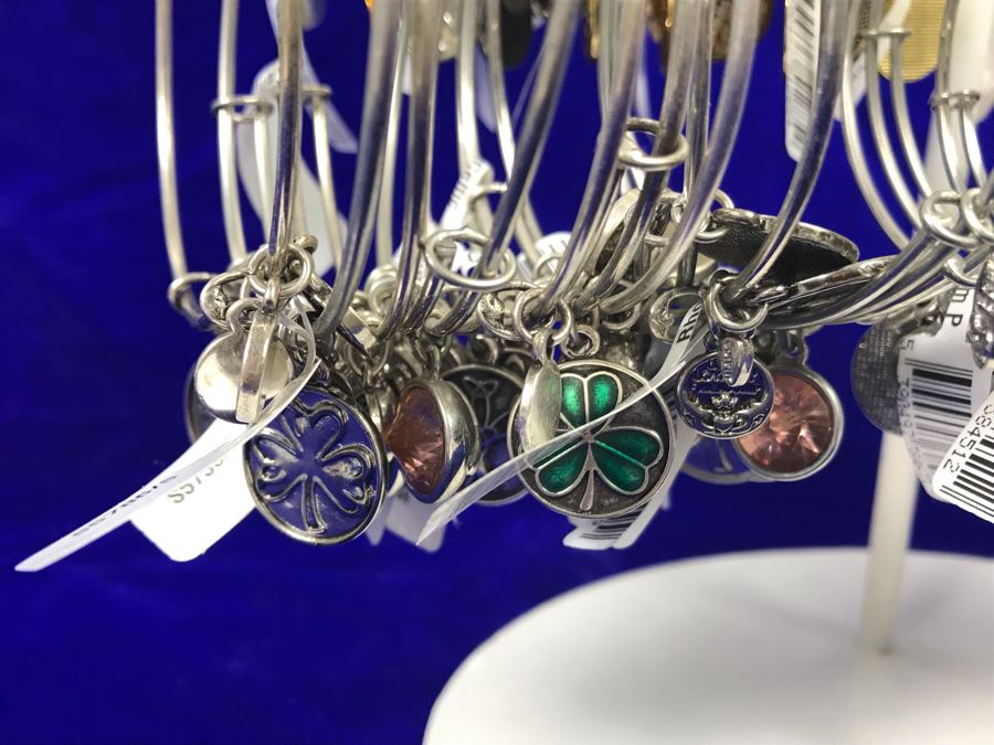 (65) Various Irish Themed Bracelets Retails Over $650 [Photo 6]