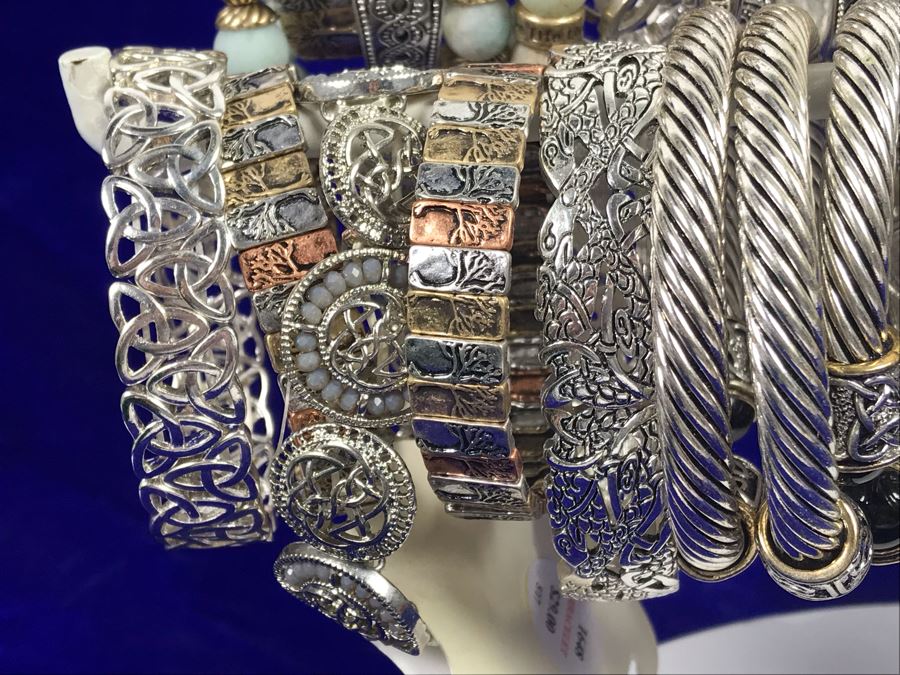 (38) Various Irish Themed Bracelets Retails Over $500 [Photo 10]