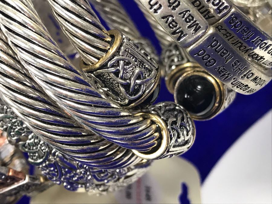 (38) Various Irish Themed Bracelets Retails Over $500 [Photo 9]