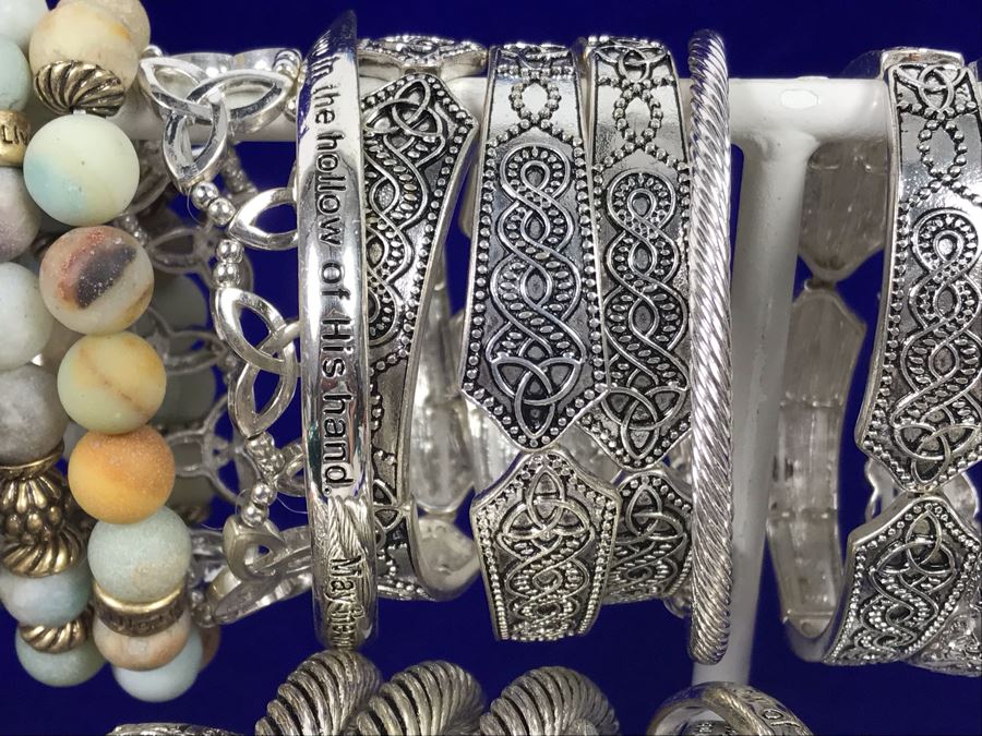 (38) Various Irish Themed Bracelets Retails Over $500 [Photo 12]