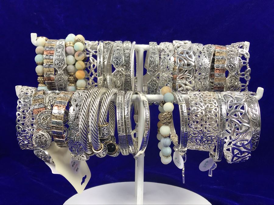 (38) Various Irish Themed Bracelets Retails Over $500 [Photo 3]