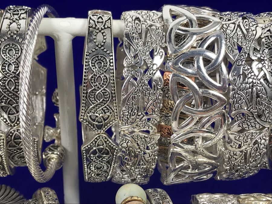 (38) Various Irish Themed Bracelets Retails Over $500 [Photo 13]