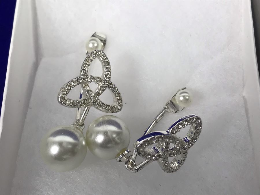 Various Sets Of Irish Themed Earrings Retails $154 [Photo 2]