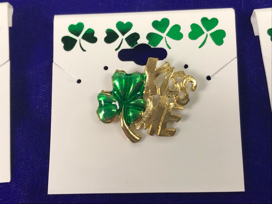 (15) Irish Kiss Me Brooches Pins [Photo 2]
