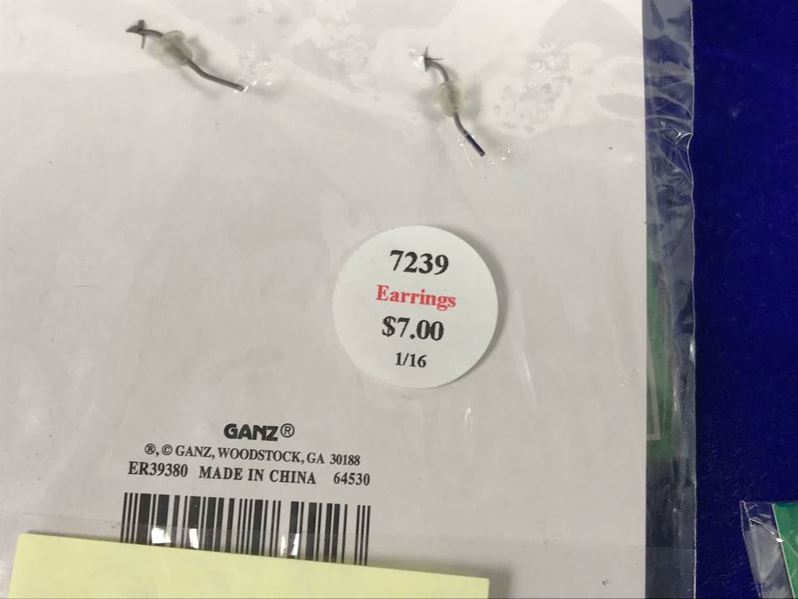 (66) Piece Lot Of New Irish Costume Jewelry Retails $434 [Photo 21]