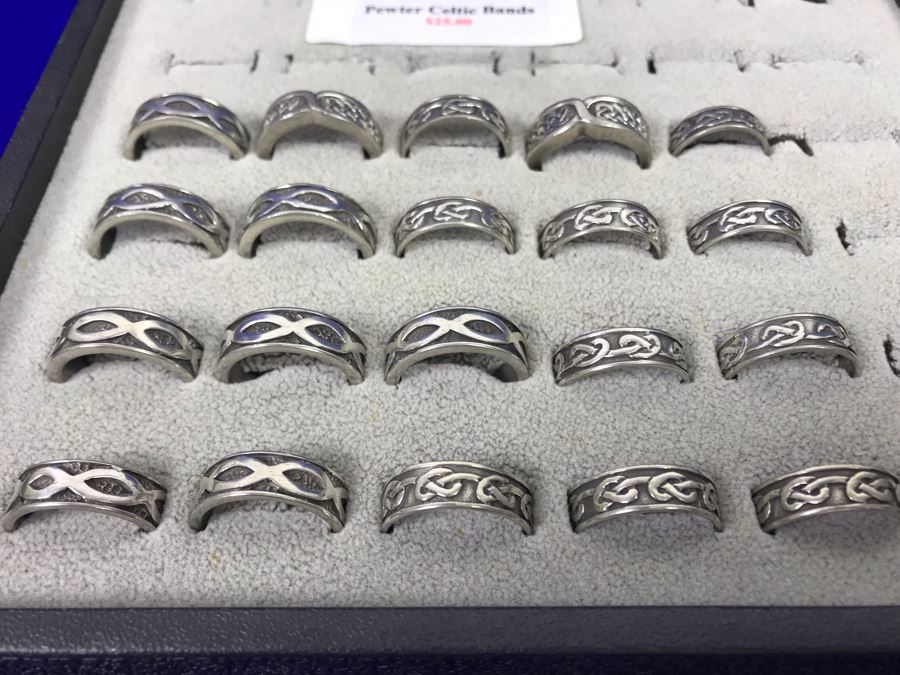 (20) Pewter Irish Celtic Bands Rings Various Sizes With Ring Display Tray Retails $500 [Photo 4]