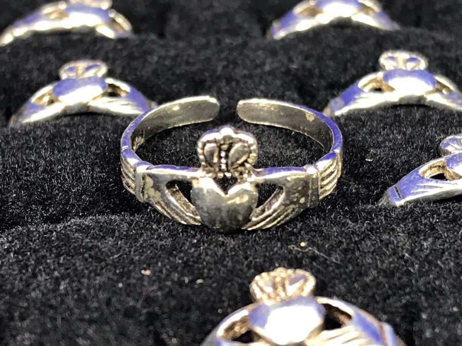 (25) Sterling Silver Irish Toe Rings With Pair Of Toe Ring Displays Retails $300 [Photo 4]