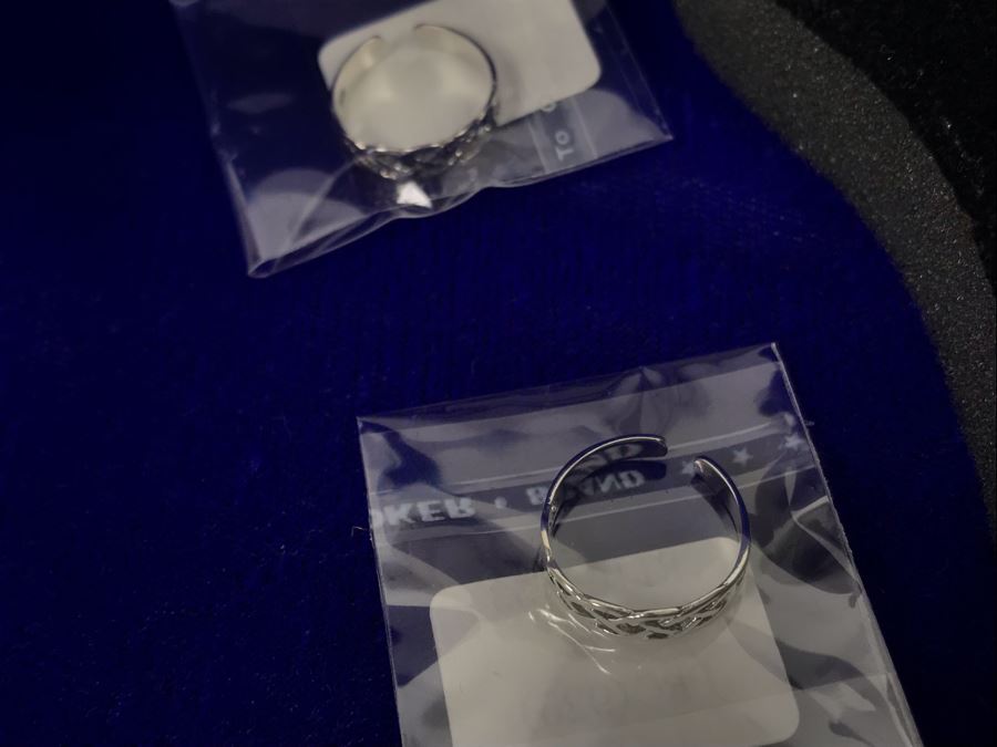 (29) Sterling Silver Irish Toe Rings With Toe Ring Display Retails Over $350 [Photo 10]