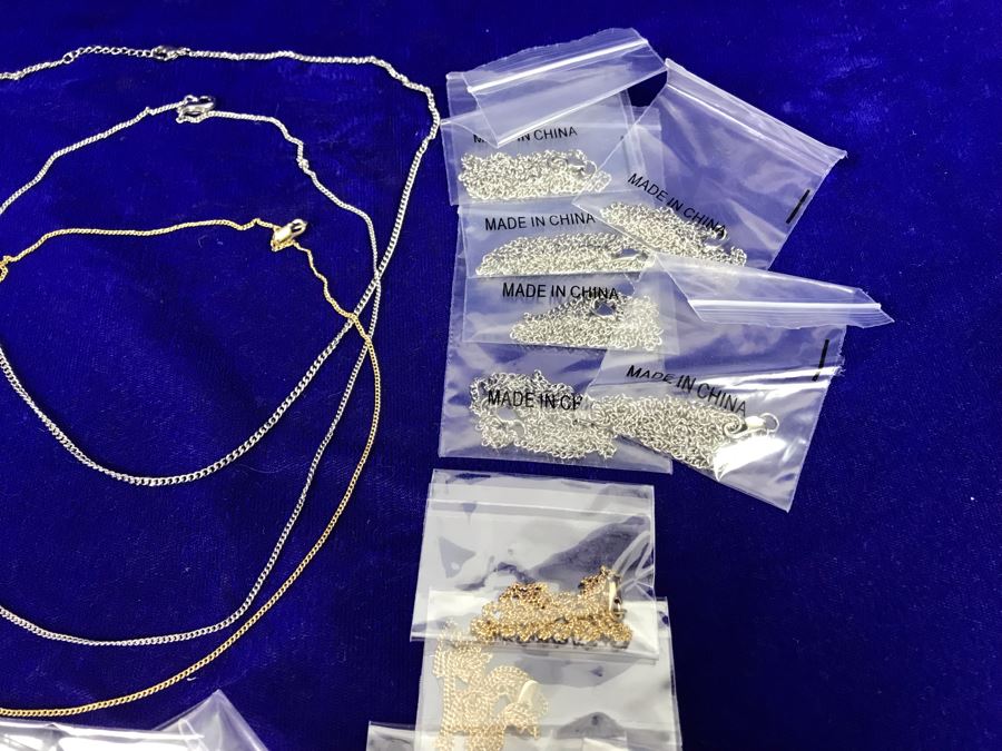 (25) Piece 18' Necklaces Lot With Gold Plated And Stainless Steel Necklaces Retails $500 [Photo 8]
