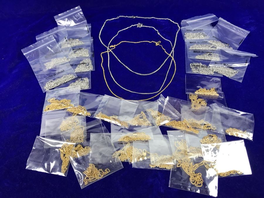 (25) Piece 18' Necklaces Lot With Gold Plated And Stainless Steel Necklaces Retails $500 [Photo 1]