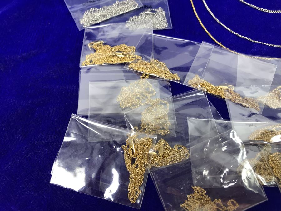 (25) Piece 18' Necklaces Lot With Gold Plated And Stainless Steel Necklaces Retails $500 [Photo 5]