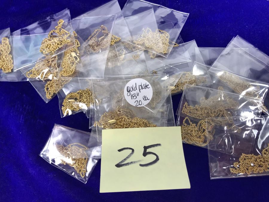 (25) Piece 18' Necklaces Lot With Gold Plated And Stainless Steel Necklaces Retails $500 [Photo 9]