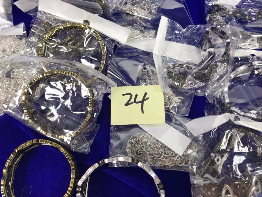 (24) Piece New Irish Costume Jewelry Lot [Photo 12]