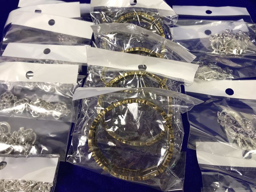 (24) Piece New Irish Costume Jewelry Lot [Photo 9]