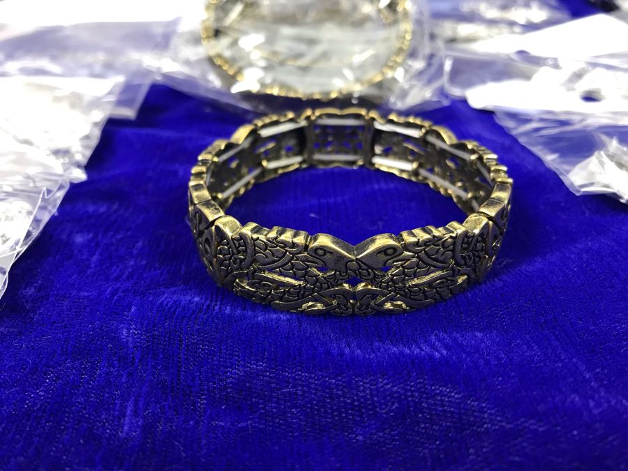 (24) Piece New Irish Costume Jewelry Lot [Photo 4]